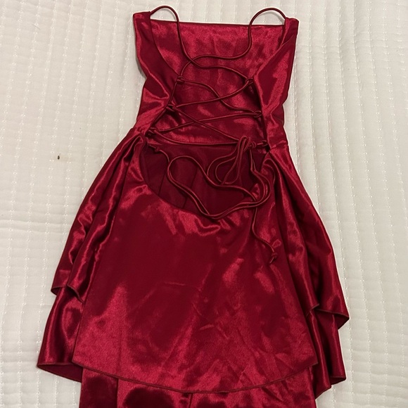Chic Red Satin Mini Dress New w/o Tags - Picture 2 of 4